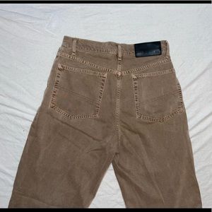 brown straight leg high-waisted jean ✨